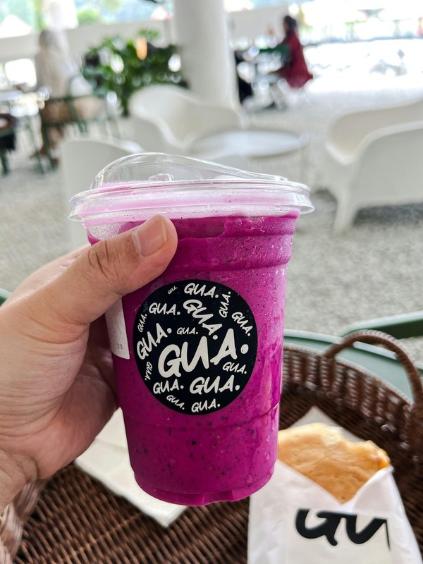 Discover the benefits of ube latte: a healthy, vibrant superfood beverage